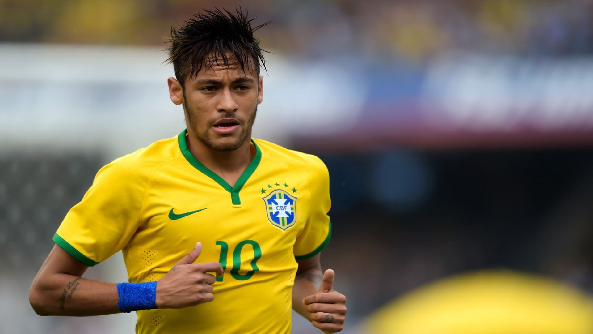 梅西第八次荣膺金球奖 阿根廷巨星再创足坛历史