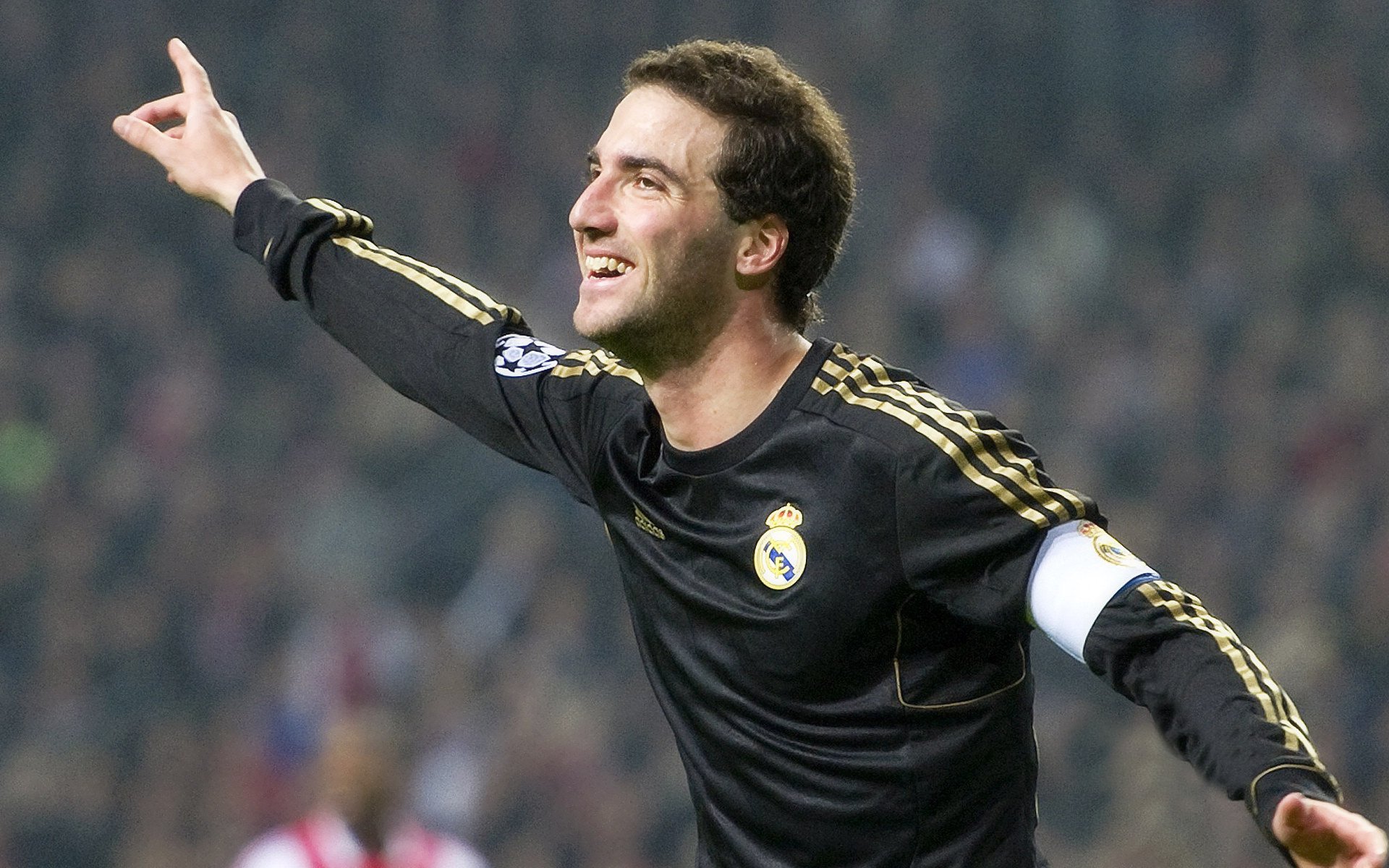 意甲联赛激战正酣,国际米兰紧追尤文图斯,争冠悬念再起