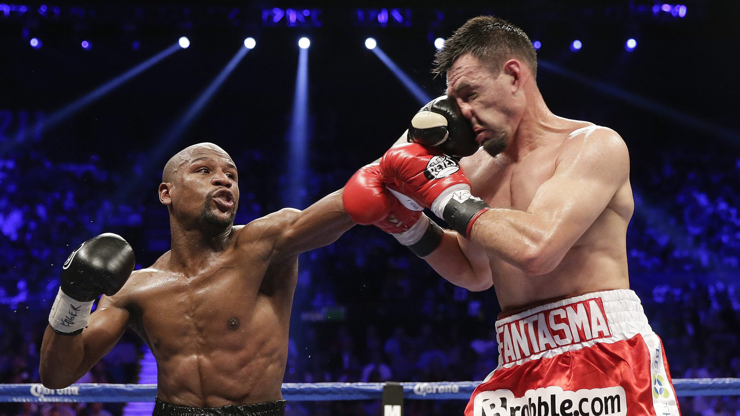 2026世界杯预选赛激战正酣,多支豪门球队提前锁定席位,亚洲区竞争白热化