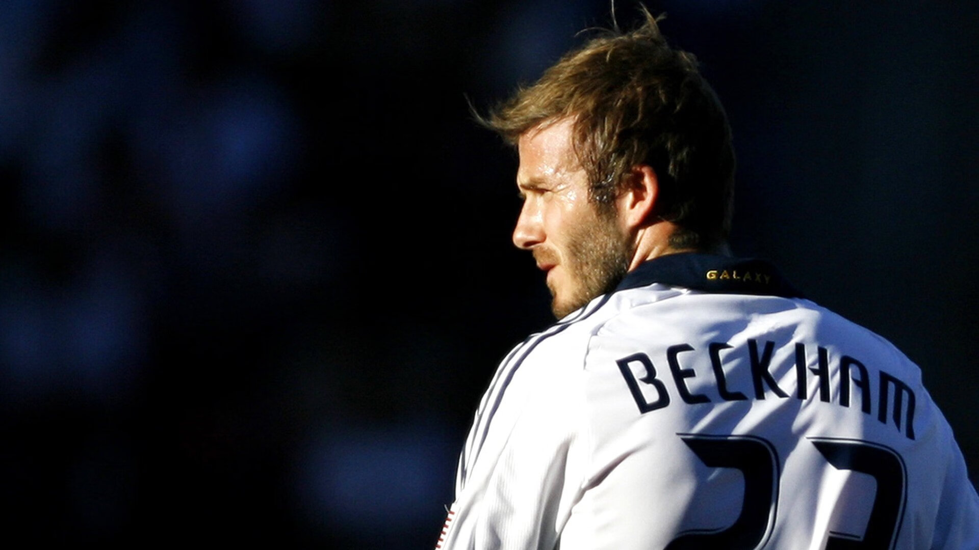 冰球联赛激战正酣,新星闪耀,老将坚守,冠军争夺白热化