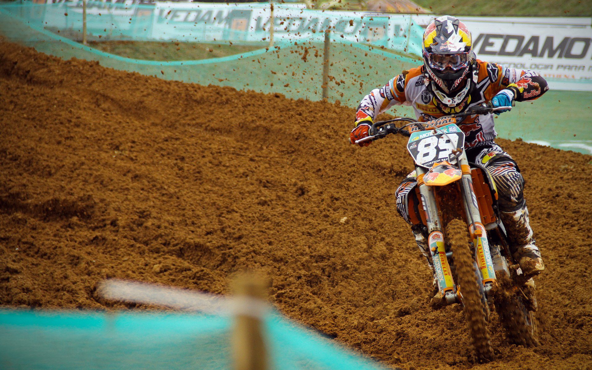 激烈角逐!全国田径锦标赛接力赛上演巅峰对决